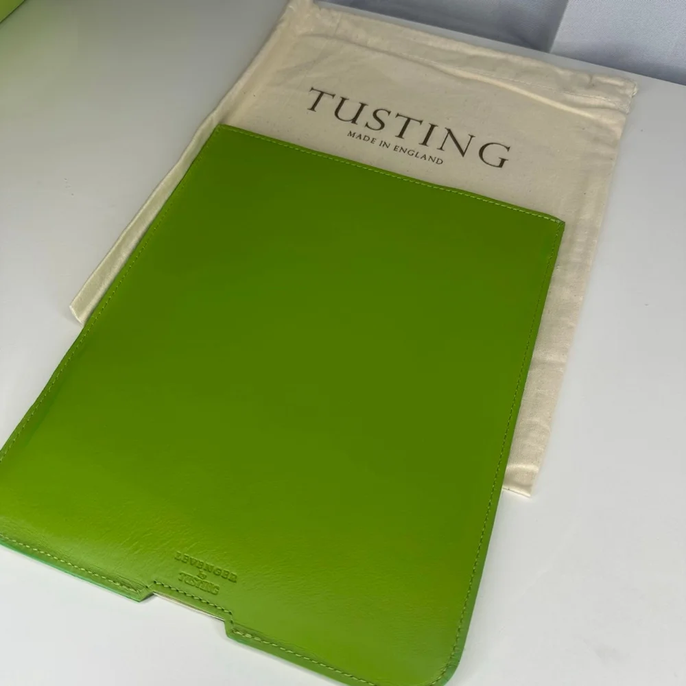 New Levenger by Tusting Fine Leather English iPad Sleeve Case Pouch (Green)